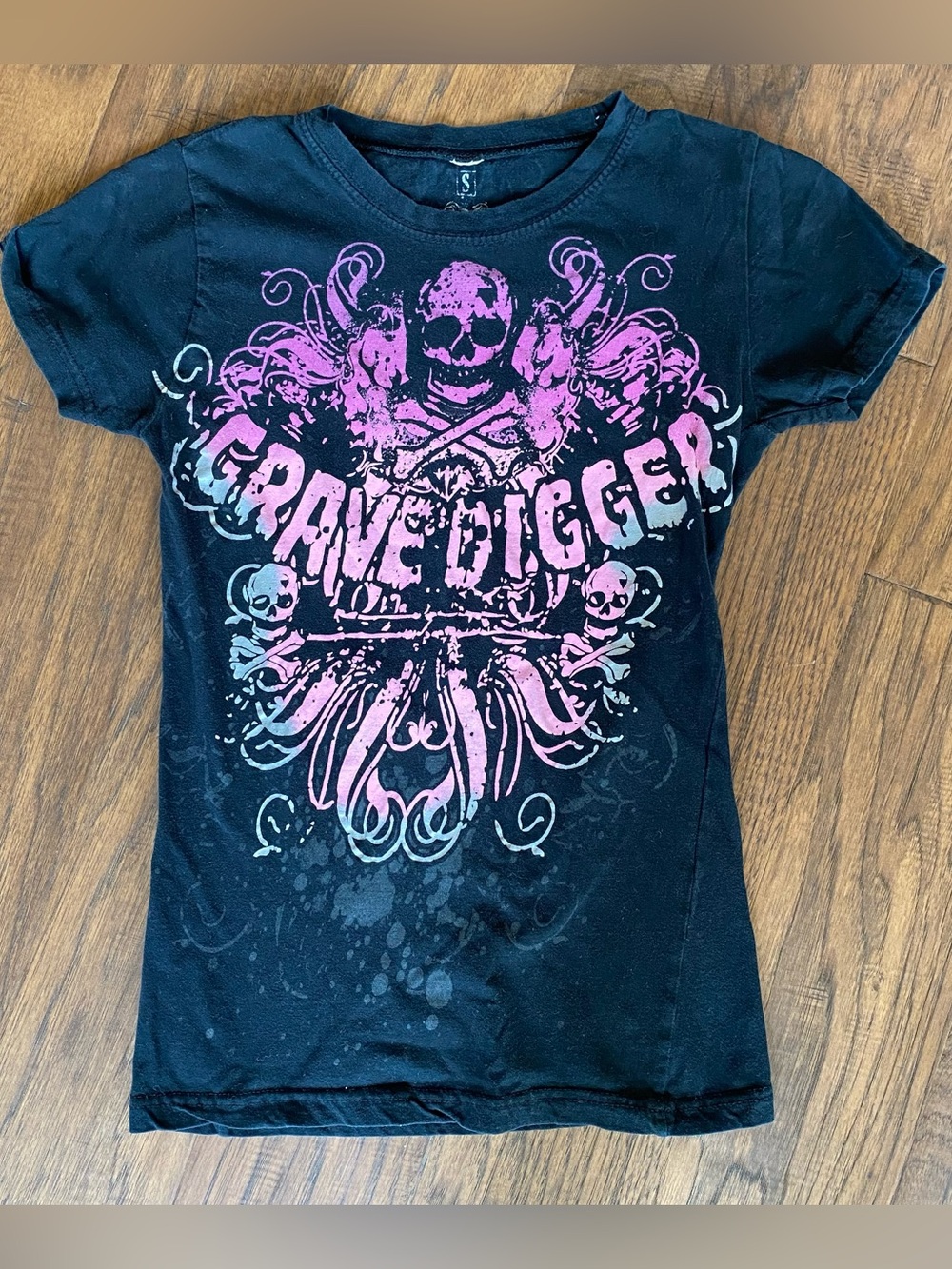 Monster Jam Grave Digger Fitted Tee